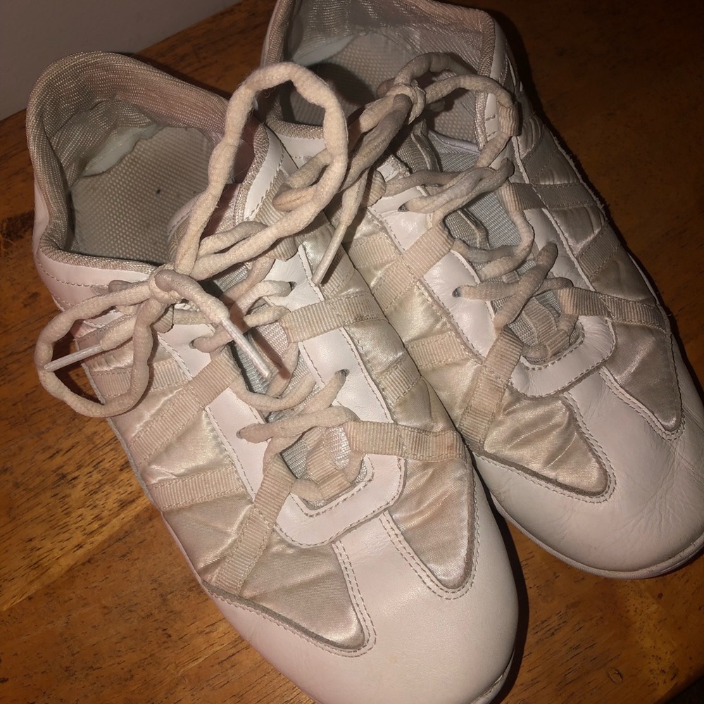 Nfinity cheer shoes size 9.5